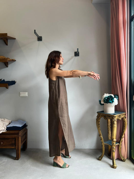 Abito Emilia lungo in lino marrone chiaro