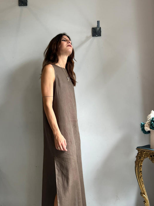 Abito Emilia lungo in lino marrone chiaro