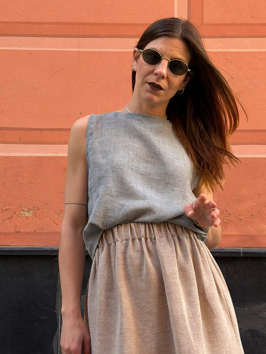 Top Emilia in lino color azzurro polvere
