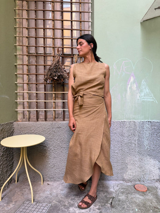 Top Emilia in lino color ocra/senape