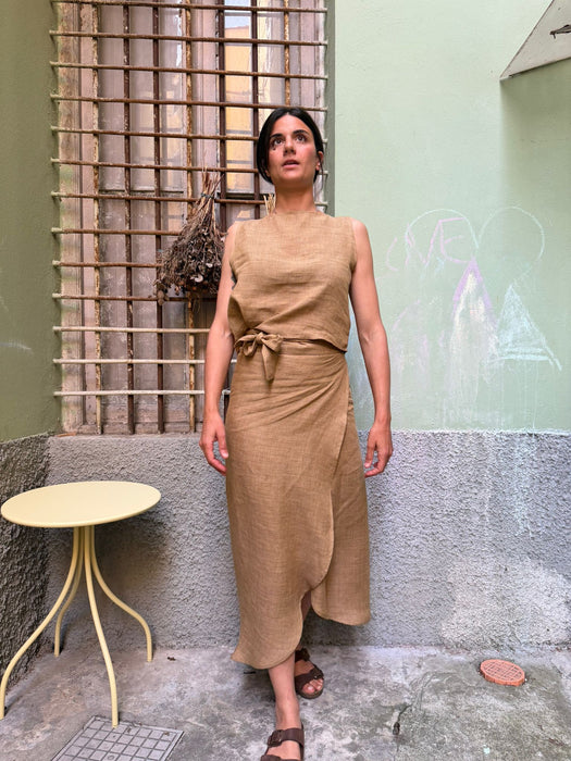 Top Emilia in lino color ocra/senape