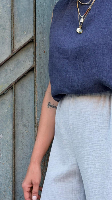 Top Emilia in lino blu scuro