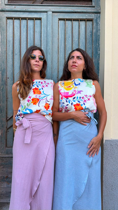 Top Emilia in cotone a fiori colorati