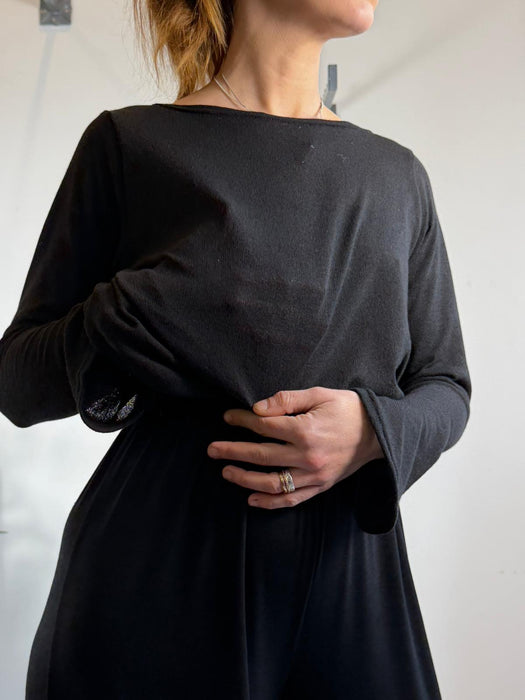 Maglia basica nera traforata