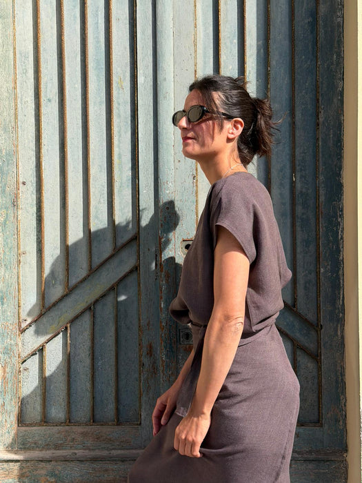 T-shirt Scatoletta in lino marrone testa di moro