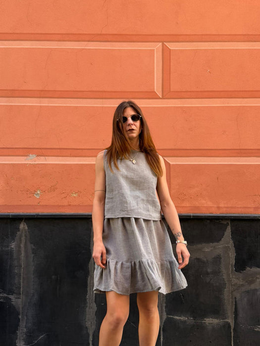 Top Emilia in lino color azzurro polvere