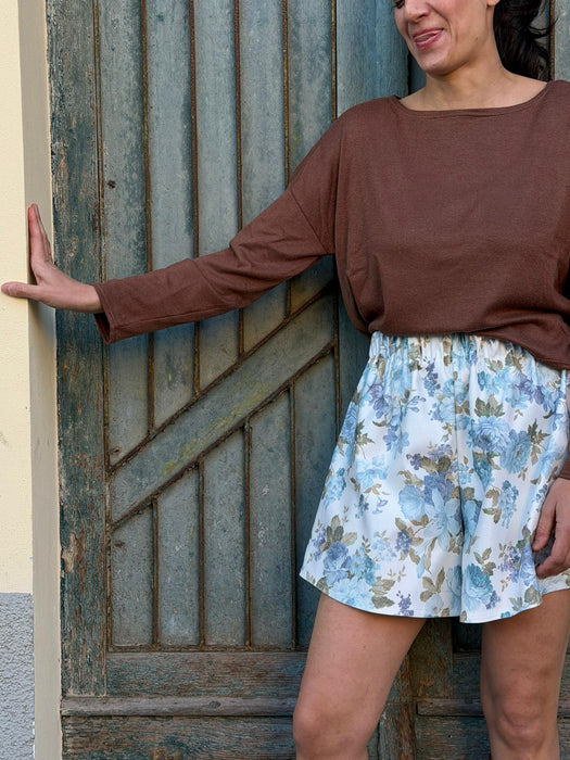 Pantagonna Itana in gabardine a fiori azzurri