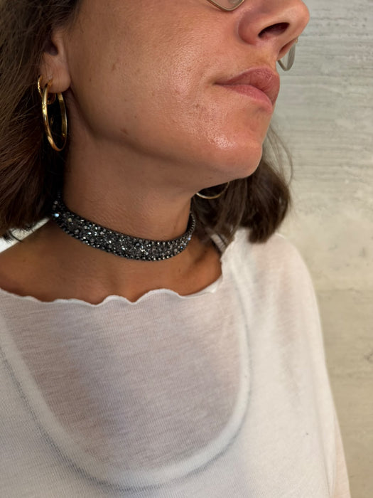 Choker in raso e cristalli gunmetal