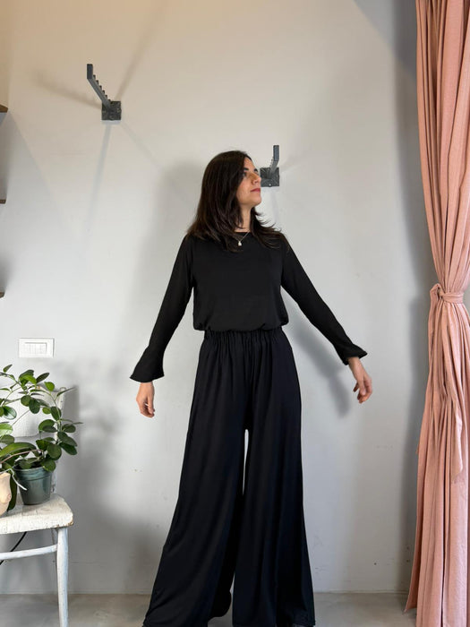 Maglia basica nera traforata