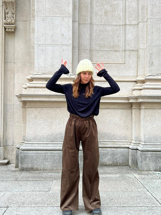 Pantaloni Mia in velluto marrone tabacco