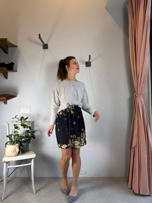 Gonna Beatrice corta nera a fiori