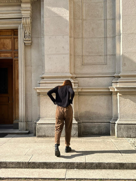 Pantaloni Asia in velluto cammello