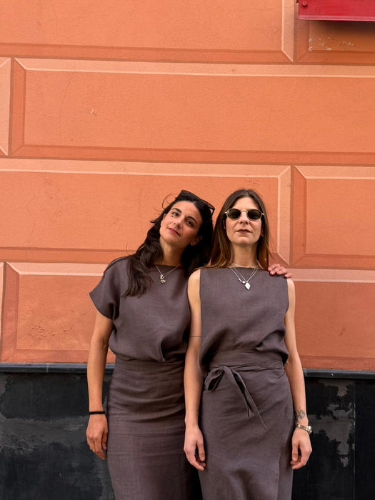 Top Emilia in lino marrone testa di moro