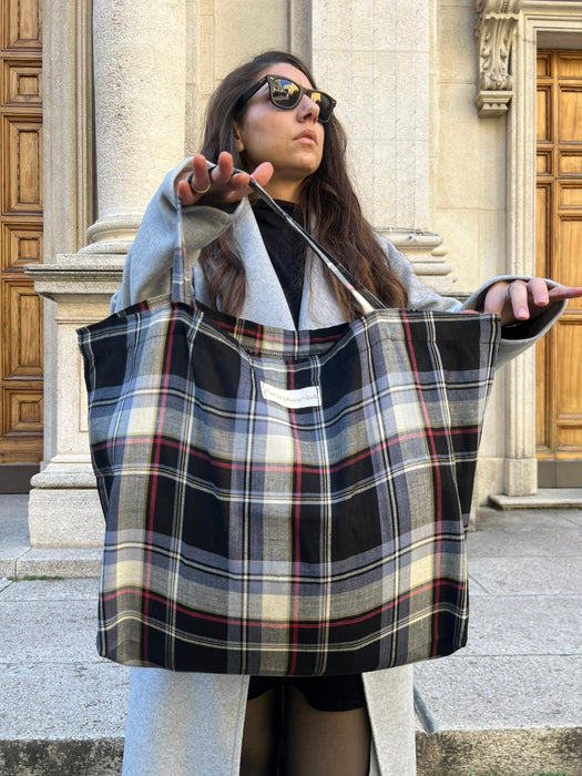 Borsa tartan nera e azzurra