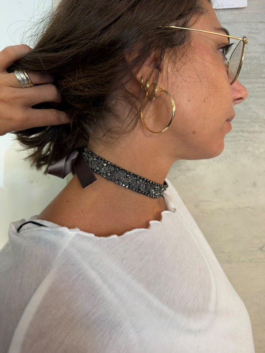 Choker in raso e cristalli gunmetal