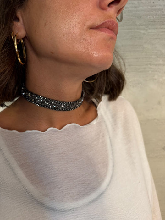 Choker in raso e cristalli gunmetal