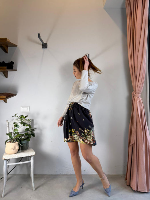 Gonna Beatrice corta nera a fiori