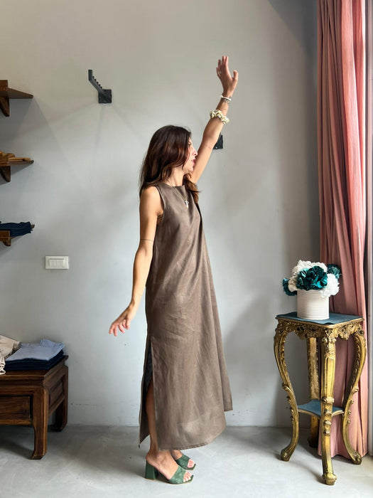 Abito Emilia lungo in lino marrone chiaro