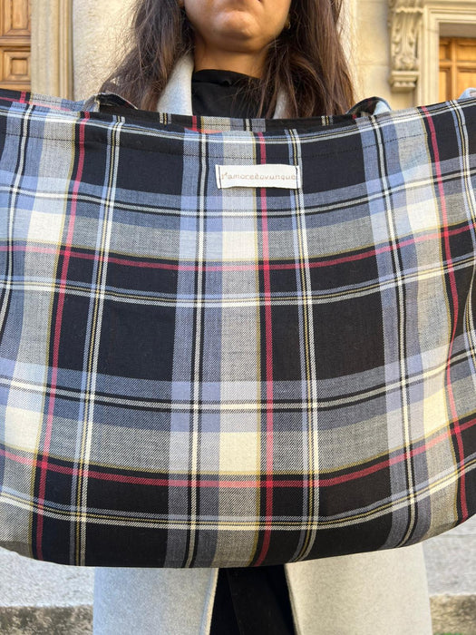 Borsa tartan nera e azzurra