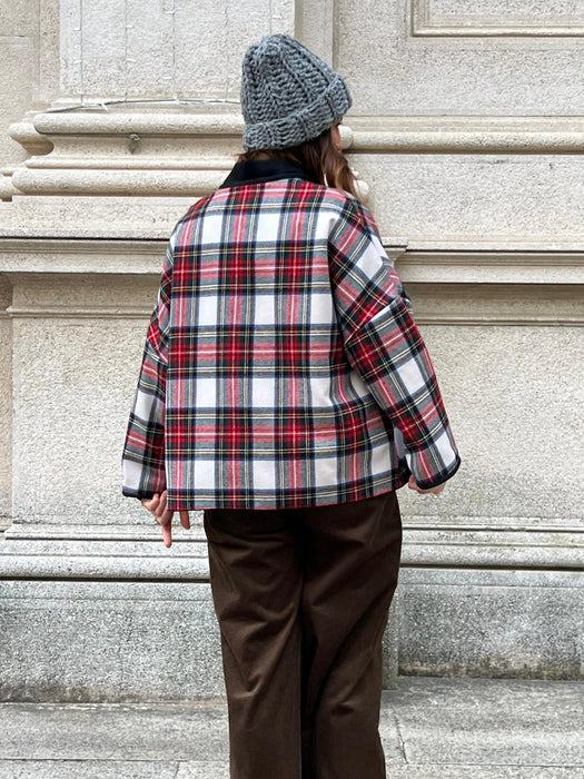 Cappellino grigio fumo in lana all’uncinetto