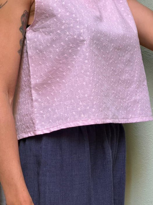 Top Emilia in cotone rosa cipria ricamato